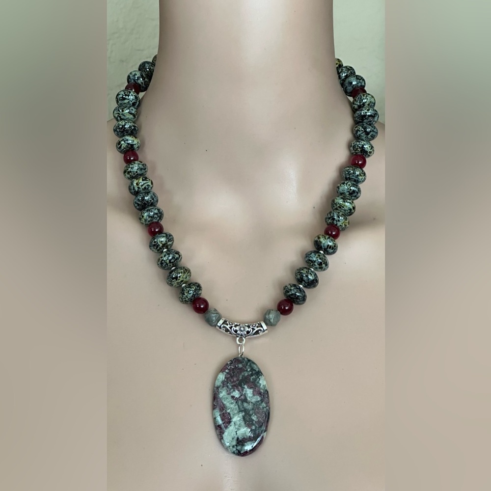 22-1/2 inch Eudialyte Beautiful Crystal pendant and Glass bead Necklace NWOT